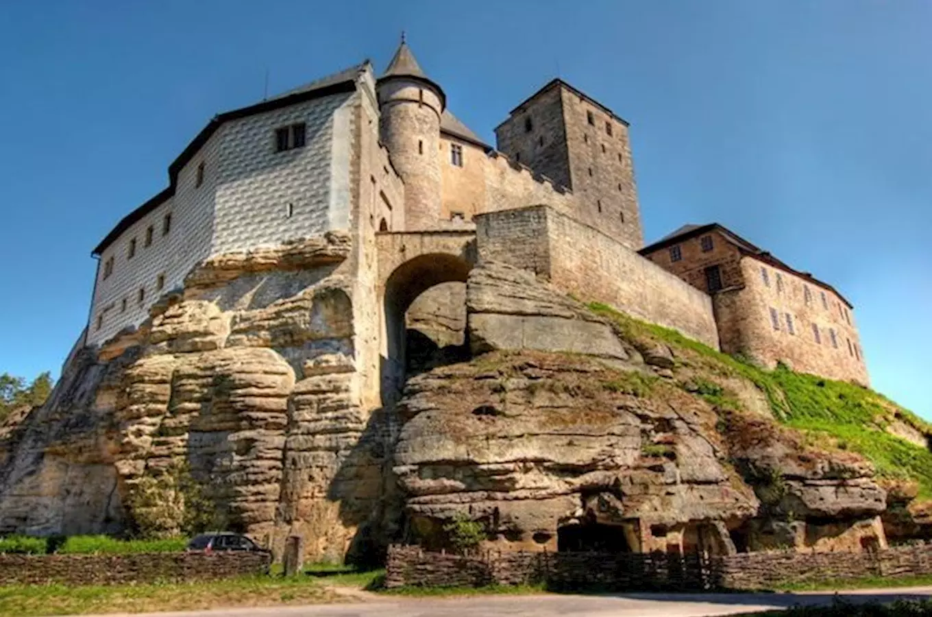 Kejklířský festival na hradě Kost