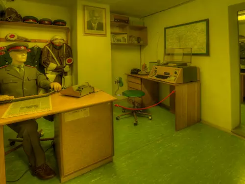 Muzeum studené války v protiatomovém bunkru hotelu Jalta v Praze