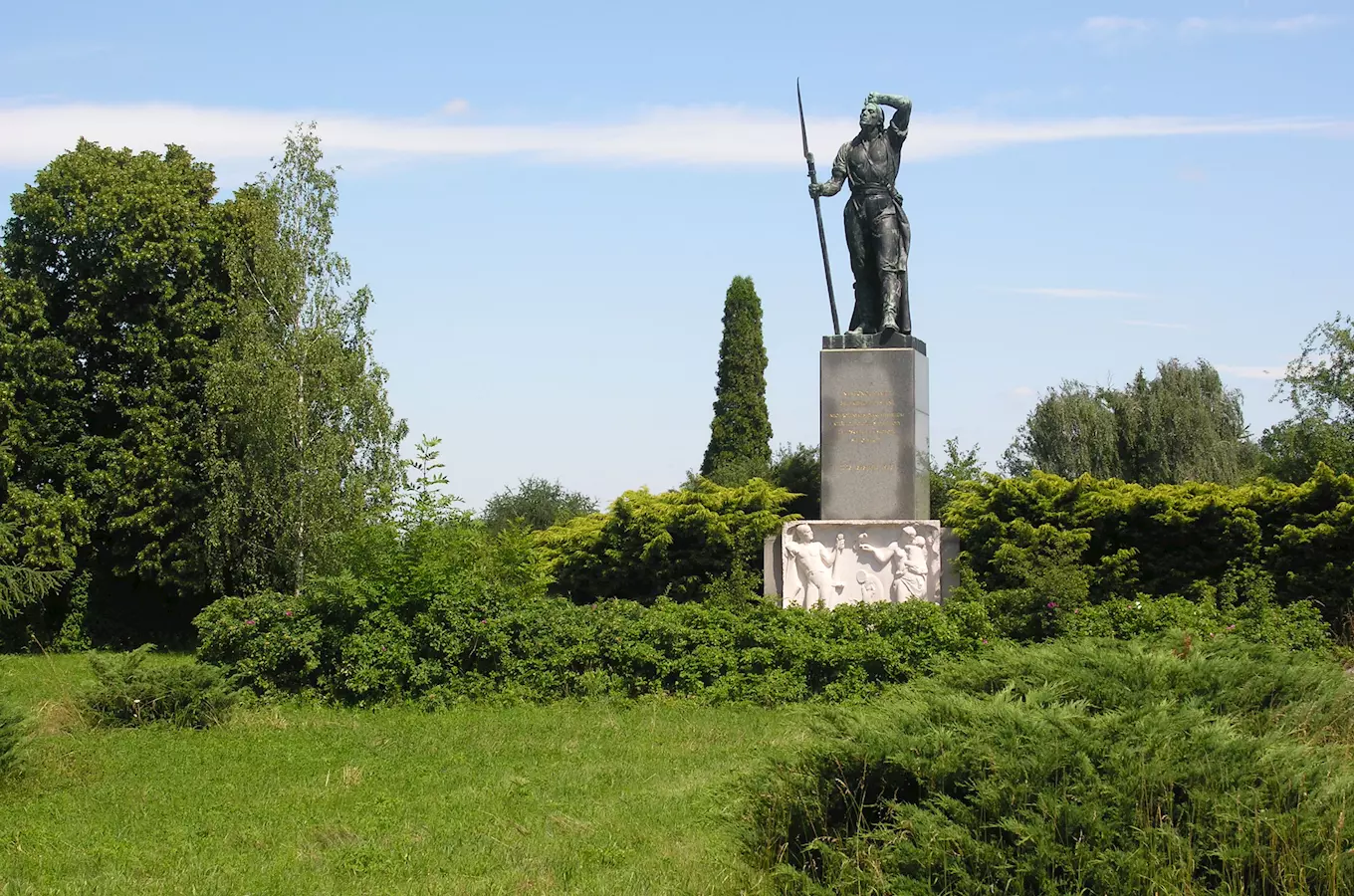 Pomník selského povstání v parku u Chlumce nad Cidlinou
