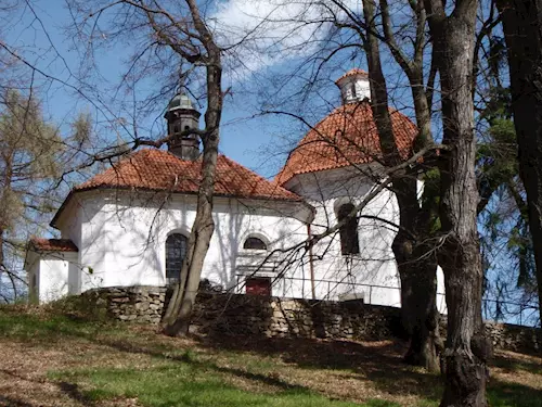 Kaple sv. Ducha s křížovou cestou ve Vlachově Březí 