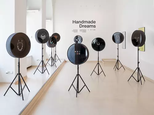 V Jablonci nad Nisou se prohlédnete výstavu Handmade Dreams, která obletěla svět