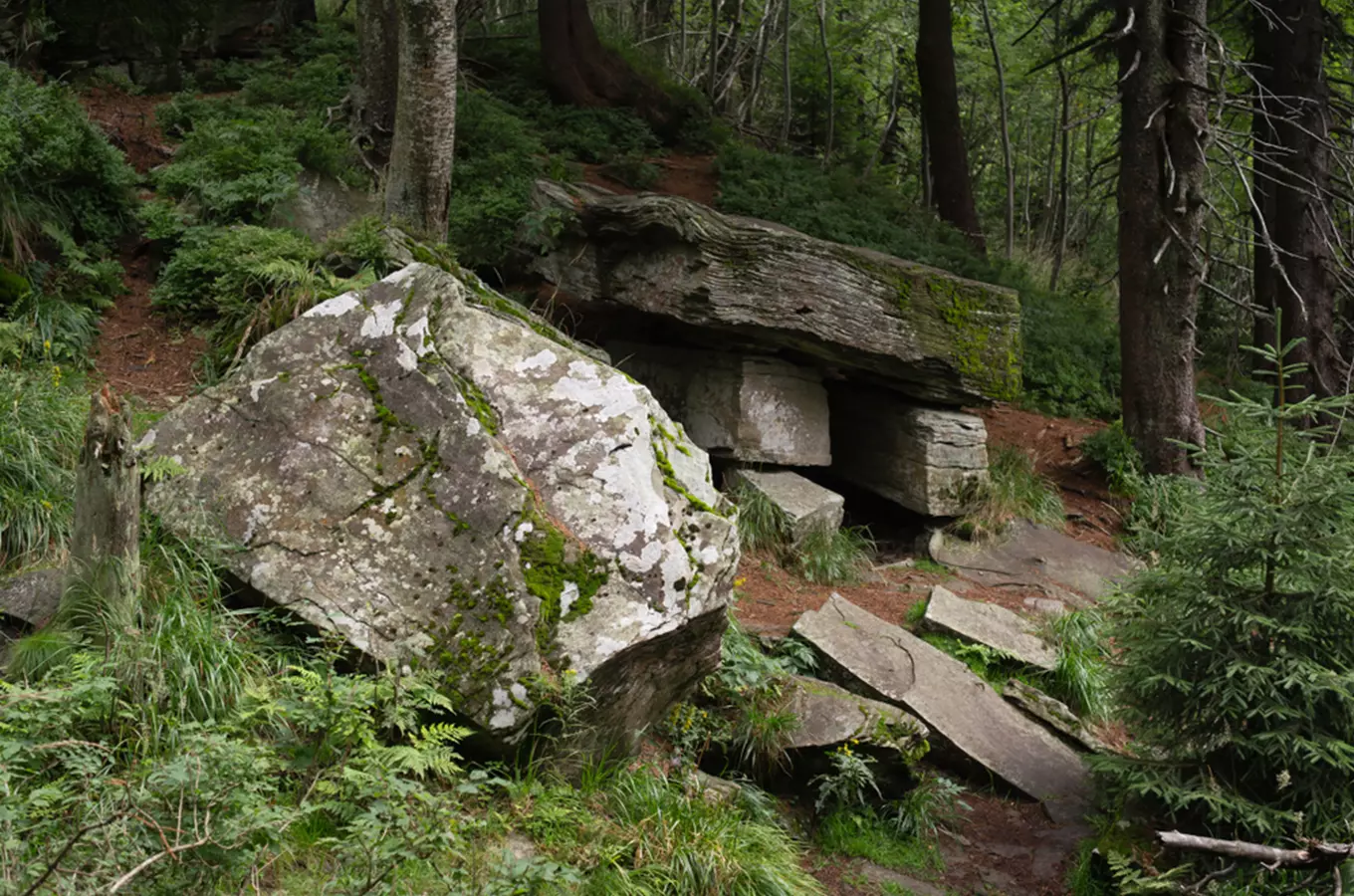 Dolmen Čertův stůl v Beskydech