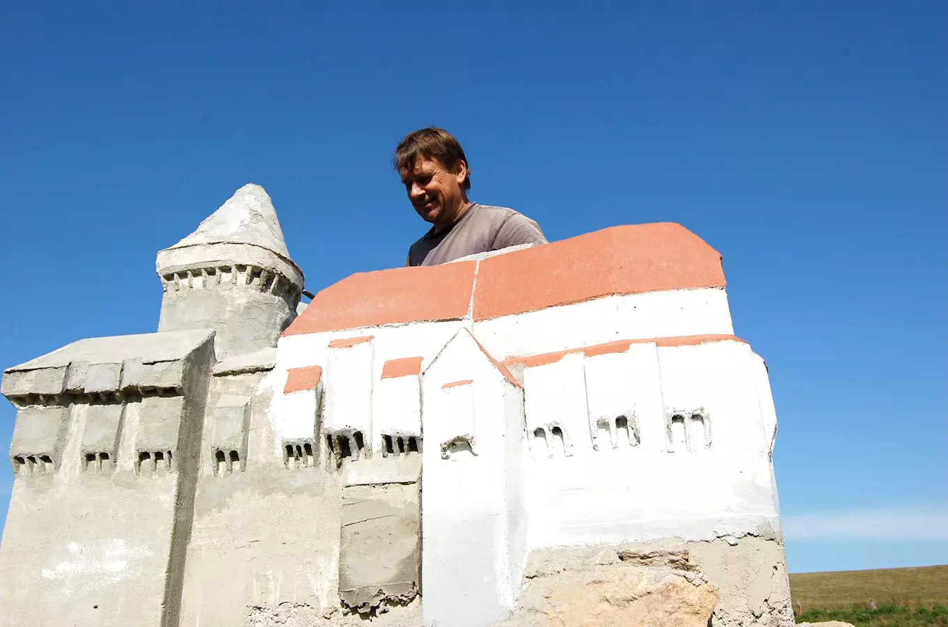 Do Bystřického parku miniatur přibyde do konce prázdnin hrad Pernštejn