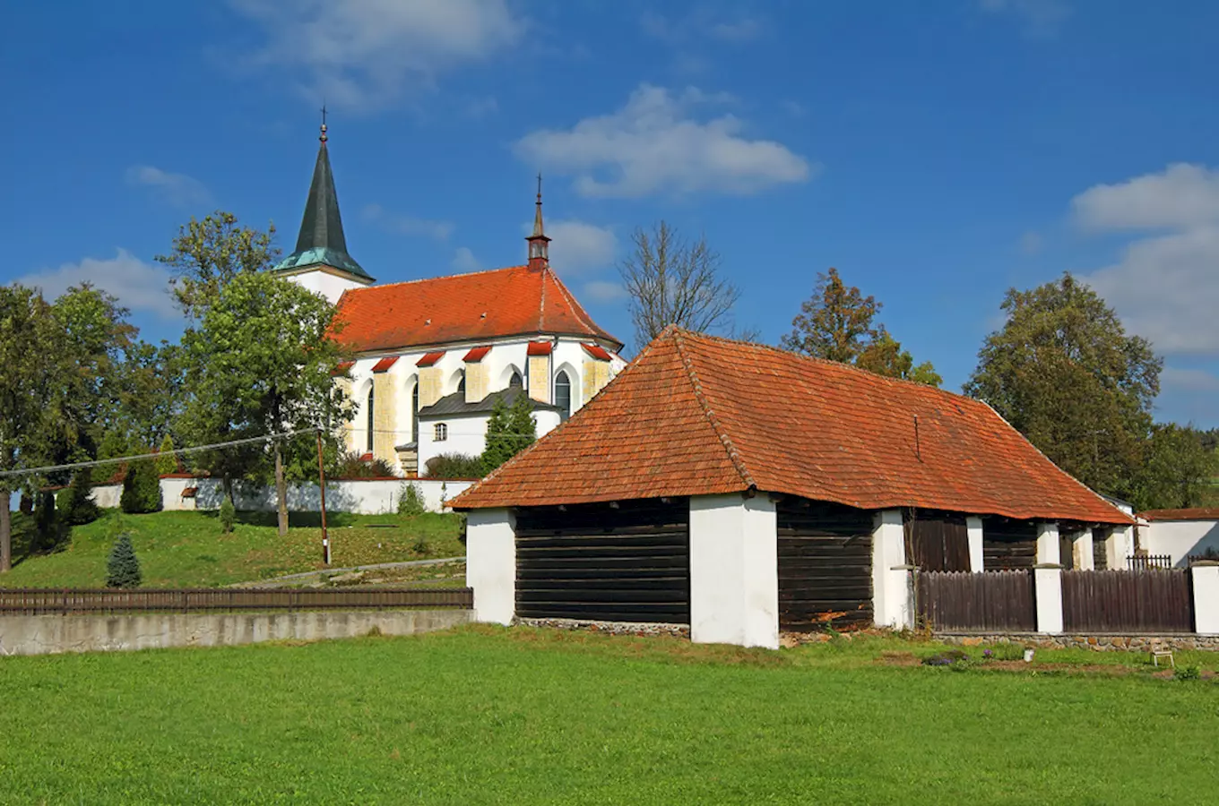 Kostel sv. Šimona a Judy ve Strážku