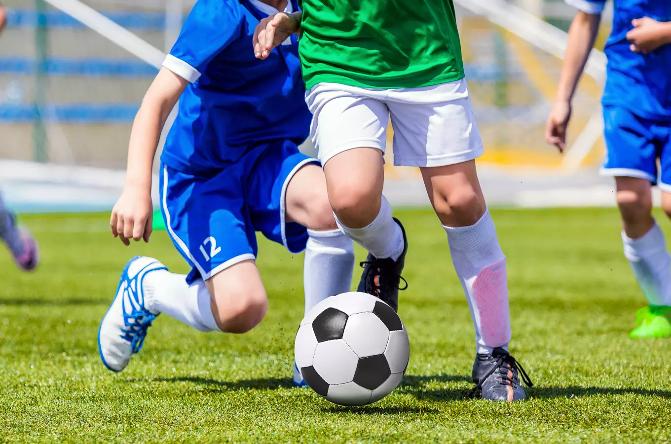 10 tipů pro malé sportovce a sportovkyně, kde si mohou zahrát fotbal