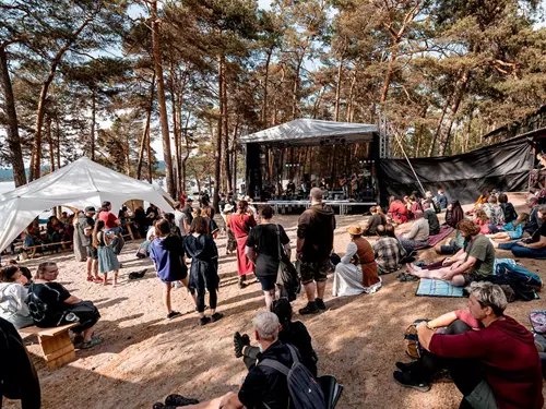 Midsummer Tunes – festival na břehu Máchova jezera