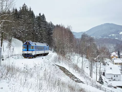 Zima na kolejích: kam se můžete vypravit na výlet vlakem po celý rok?