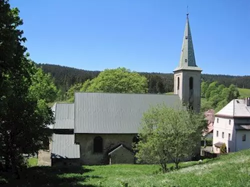 Kostel Nejsvětější Trojice v Perninku