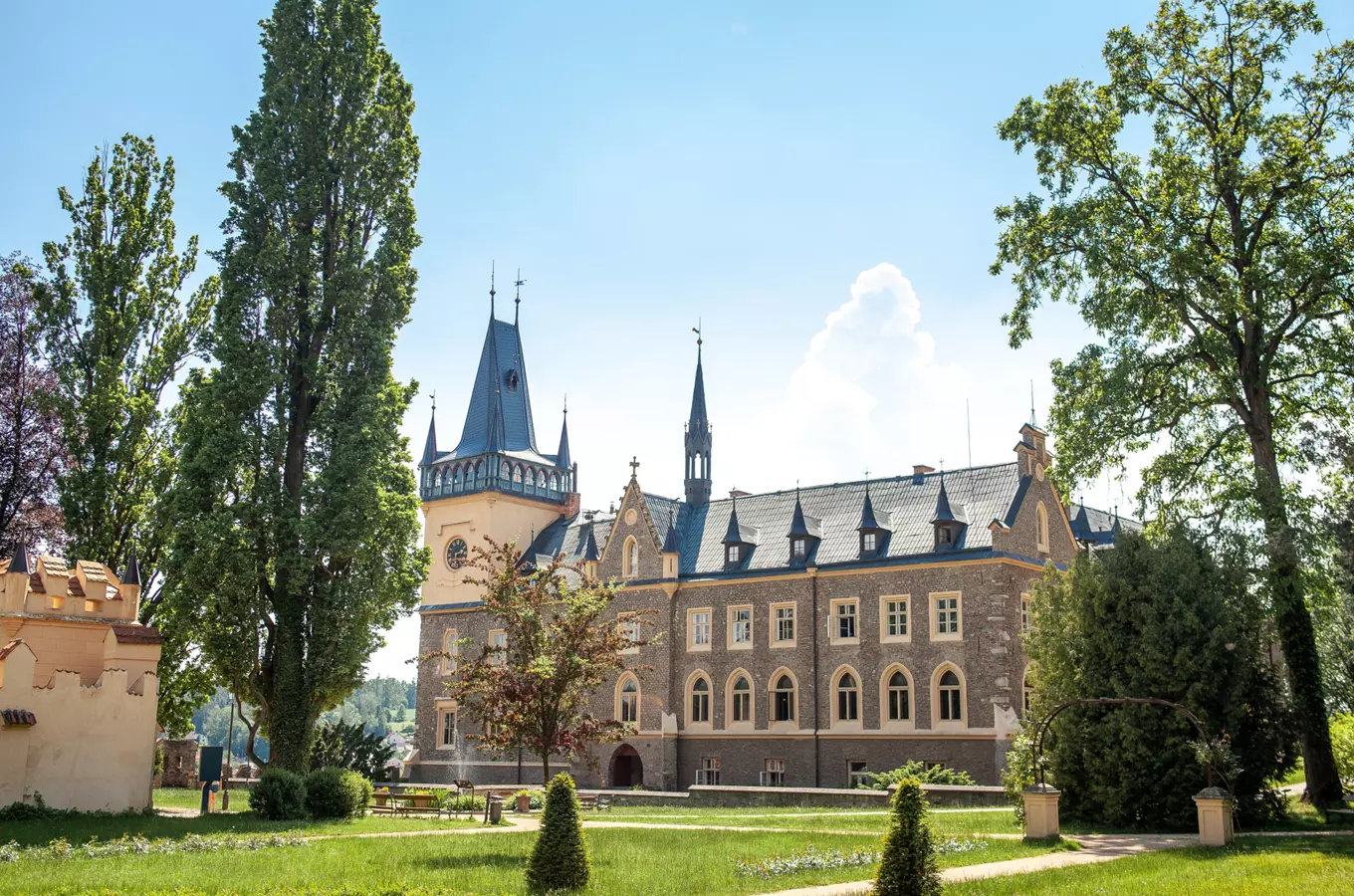 Zámek Zruč nad Sázavou – zámek opředený tajemstvím