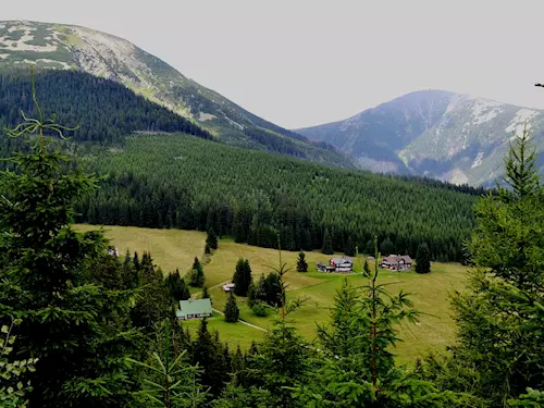 Práve v divocine Obrího dolu, vznikaly i první povesti o Krakonošovi