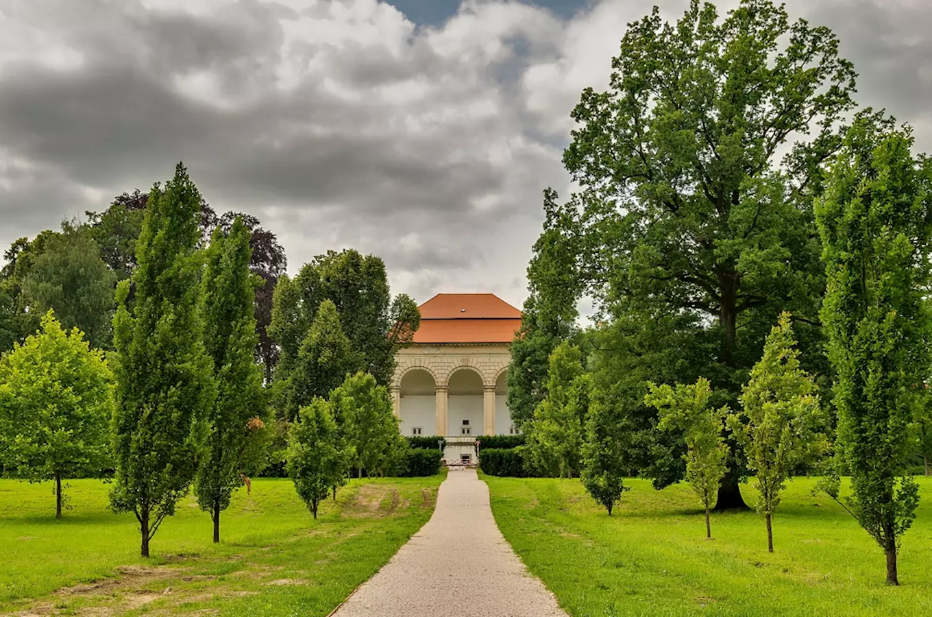 Slavnosti stromů  v areálu Valdštejnské lodžie