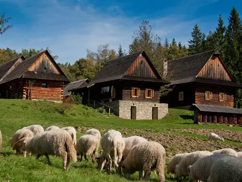 Skanzeny, lidová architektura, Kudy z nudy