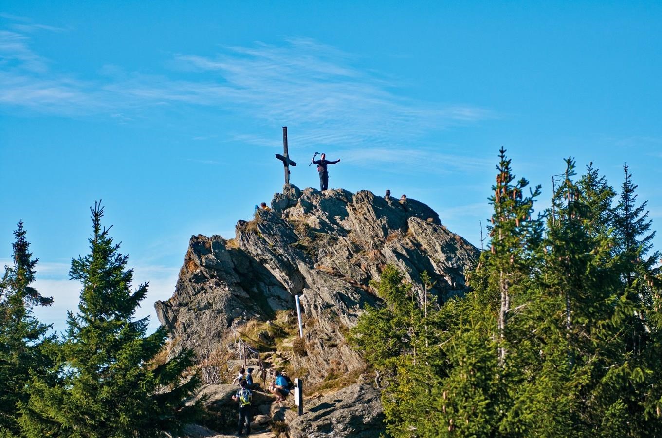 Vrchol Ostrý na Šumavě – Kudy z nudy