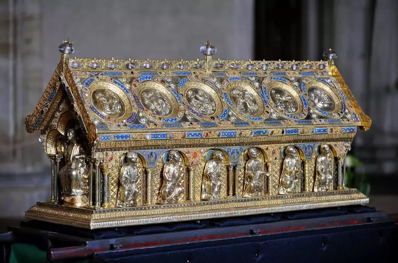 Beaufort-Spontin – šlechtický rod, který do českých zemí přivezl relikviář svatého Maura
