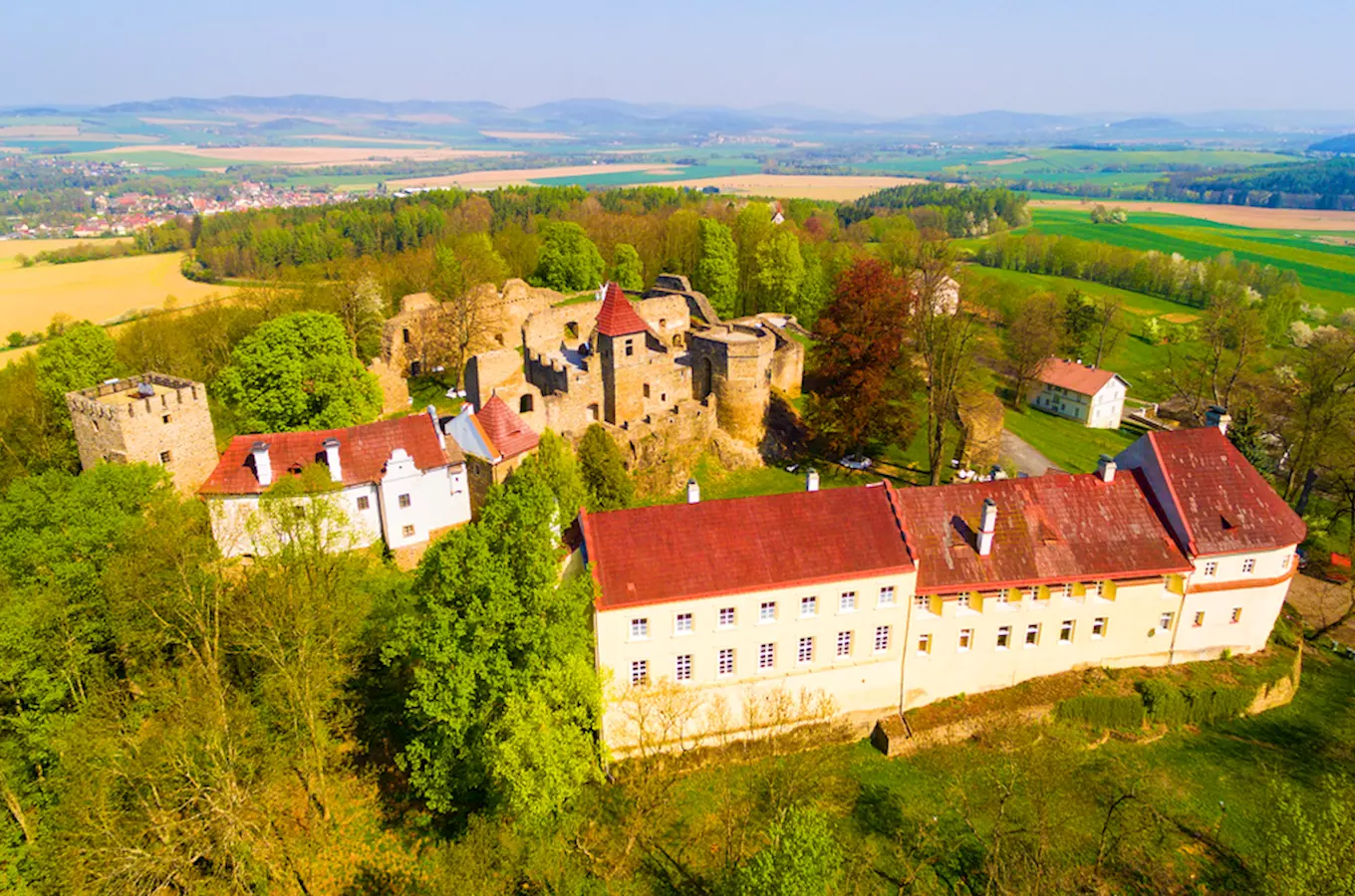 Hrad a zámek Klenová, kudy z nudy