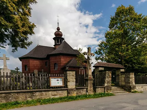 Kostel Panny Marie Sněžné ve Velkých Karlovicích 