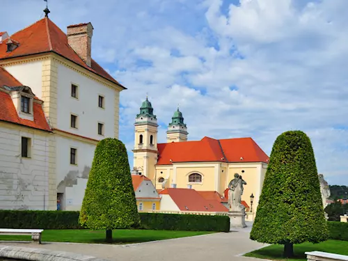 Kostel Nanebevzetí Panny Marie Valtice