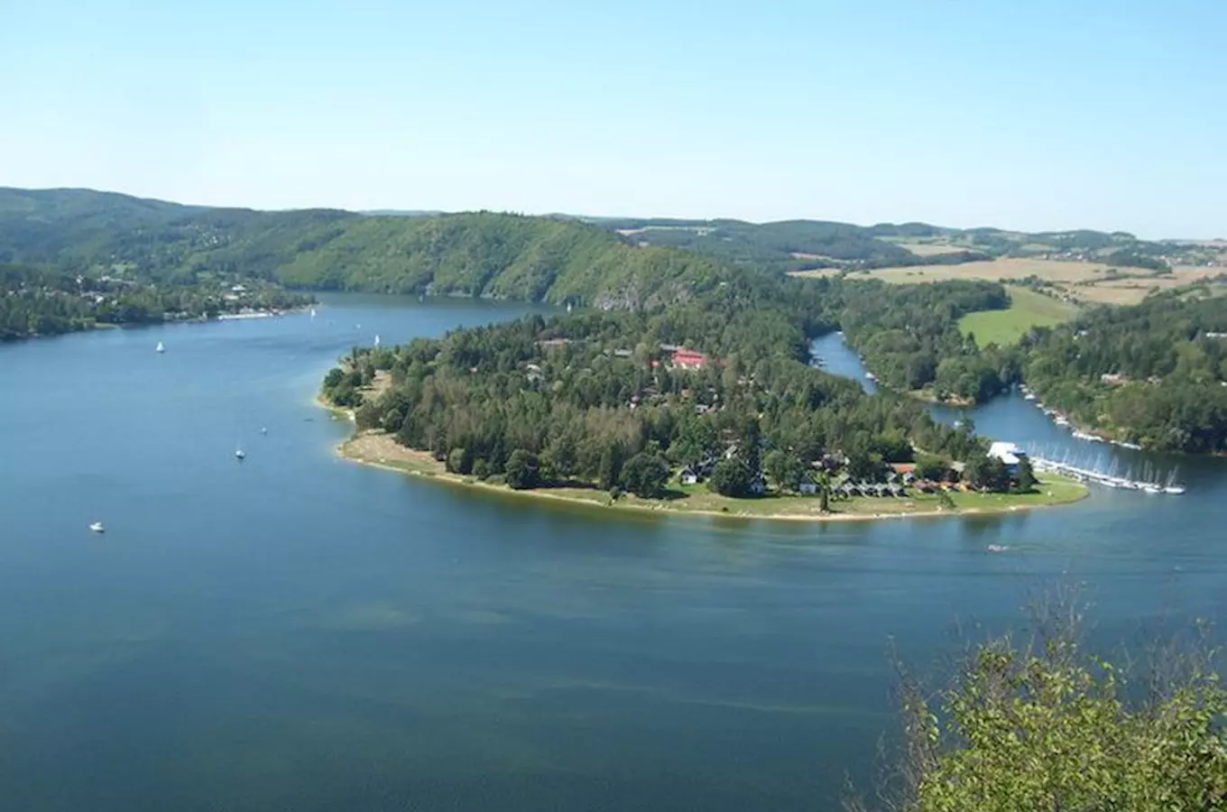 Rabyňská vyhlídka - pohled na Slapskou přehradu očima ptáků