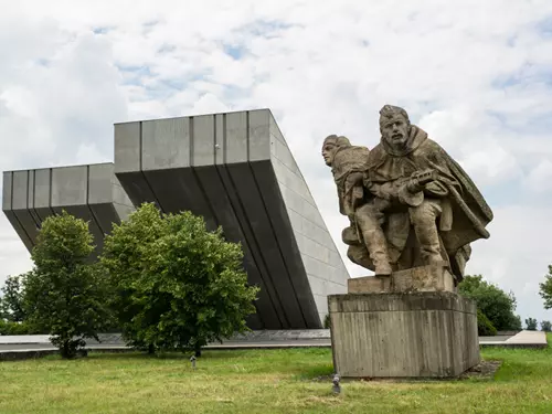 Památník Hrabyně si připomíná 50 let od položení základního kamene