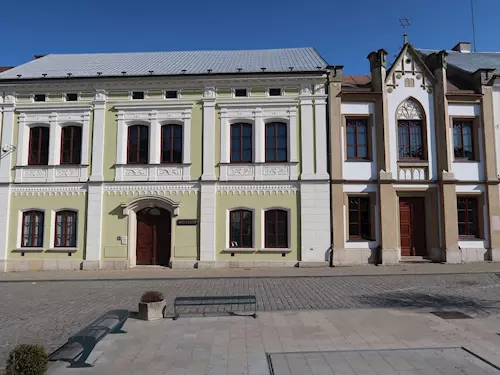 Vlastivedné muzeum - rabínský dum a synagoga v Dobrušce