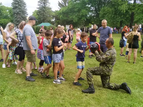 Dětský den s armádou a zahájení turistické sezóny v Bechyni