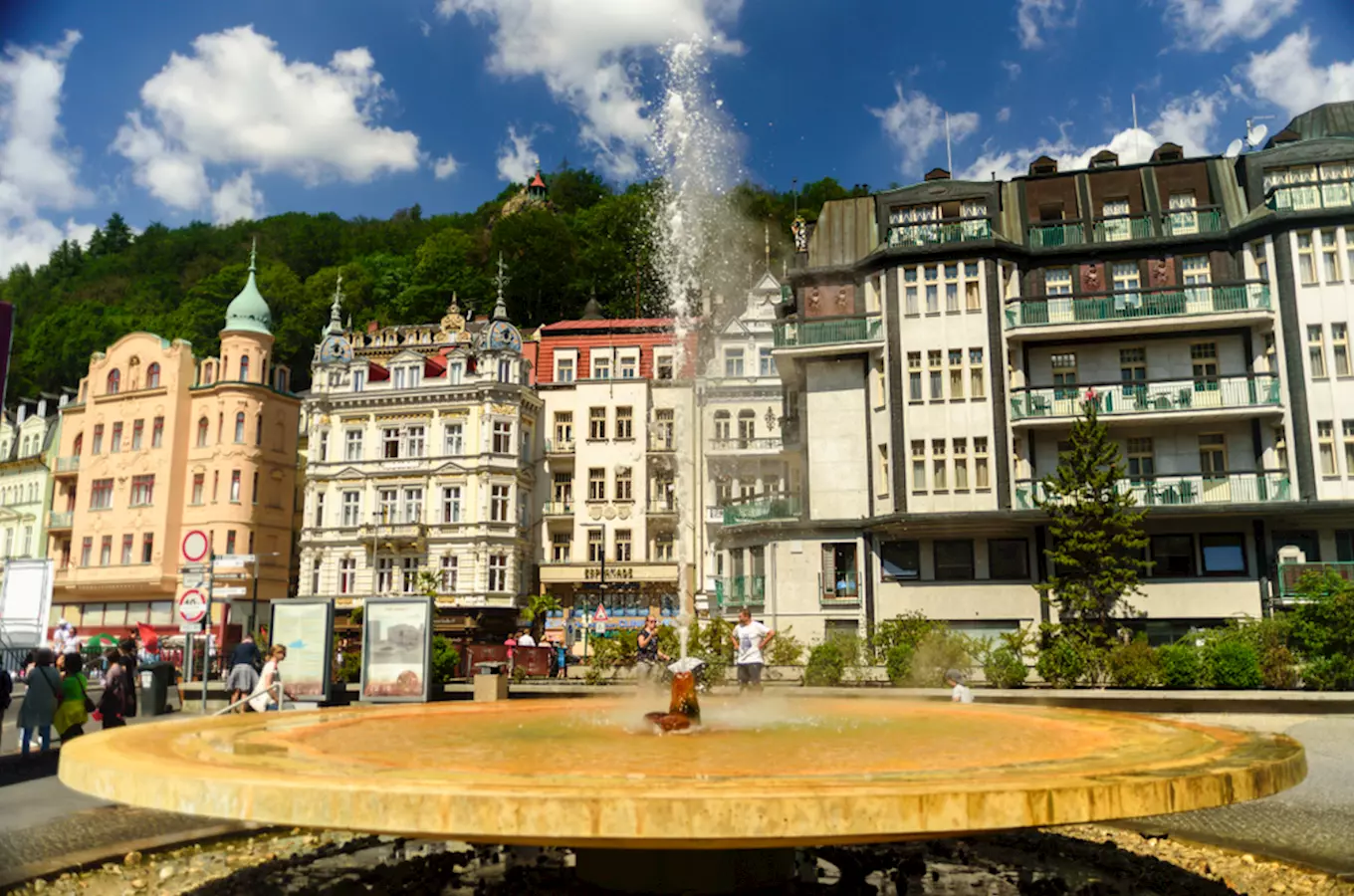 Největší a nejznámější lázeňské město v České republice – Karlovy Vary