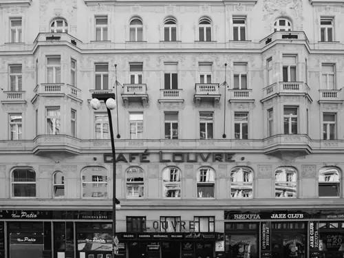 Café Louvre historická