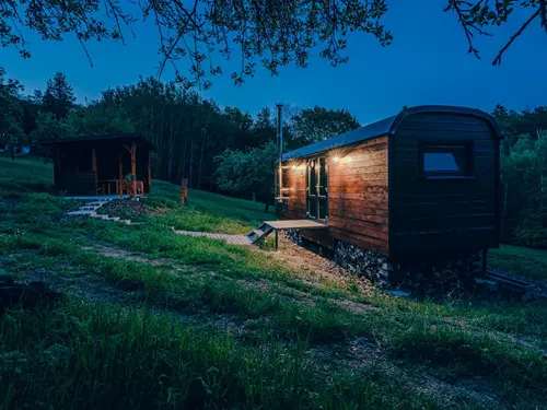 Císařský medový glamping v Krušných horách