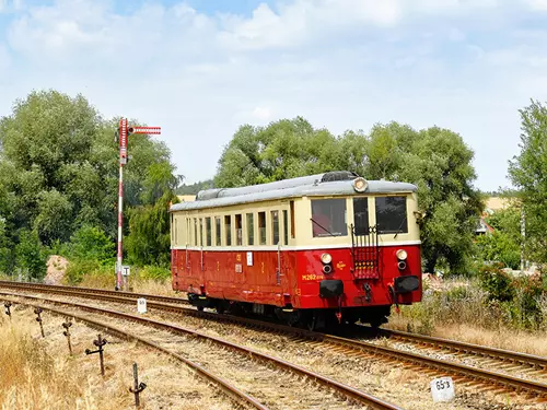 Do chomutovského železničního depozitáře vás sveze historický vlak