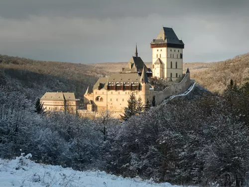 Hrad Karlštejn zůstává přes zimu otevřený