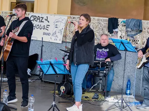 CrazyHouse Band