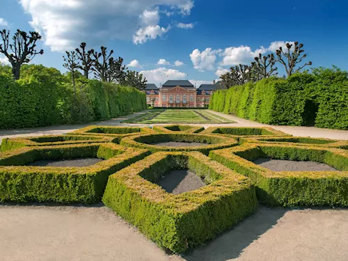 Francouzská zahrada na zámku Dobříš