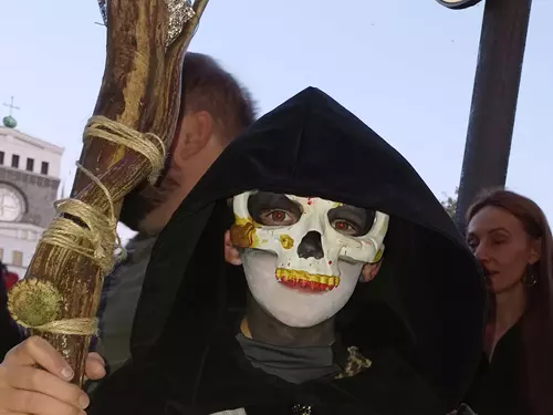 Charitativní halloweenské koledování