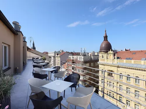 BBQ na střešní terase Hotelu Amarilis Prague