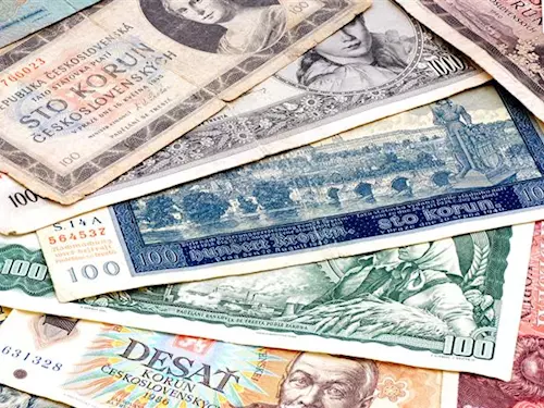 Česká koruna slaví 100 let: mince a bankovky jako neotřelé pozvánky na výlety