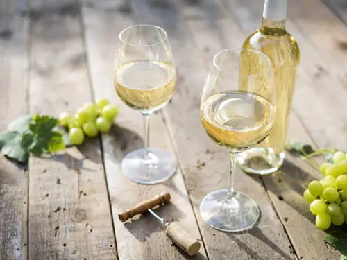 Nejlepším vínem České republiky 2022 je Chardonnay barrique Zámeckého vinařství Bzenec