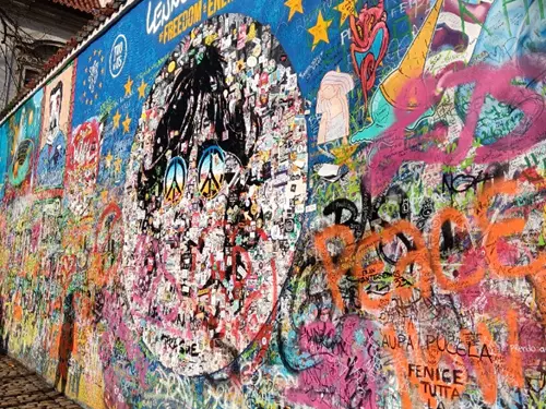 Lennonova zeď 