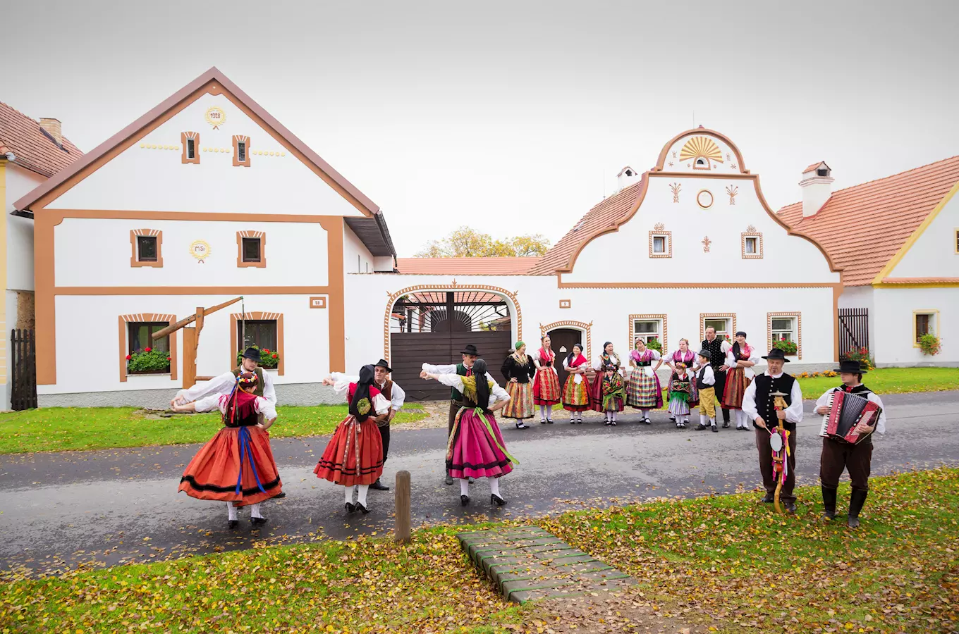 Holašovice, Selské baroko, Kudy z nudy