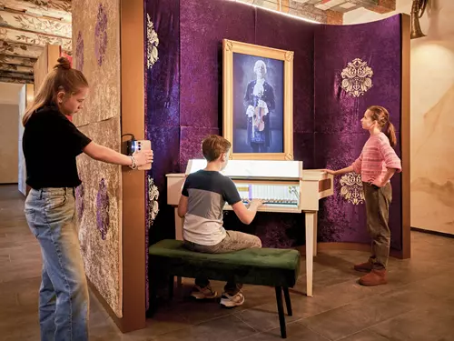 Den hudby v Mozart Interactive Museum