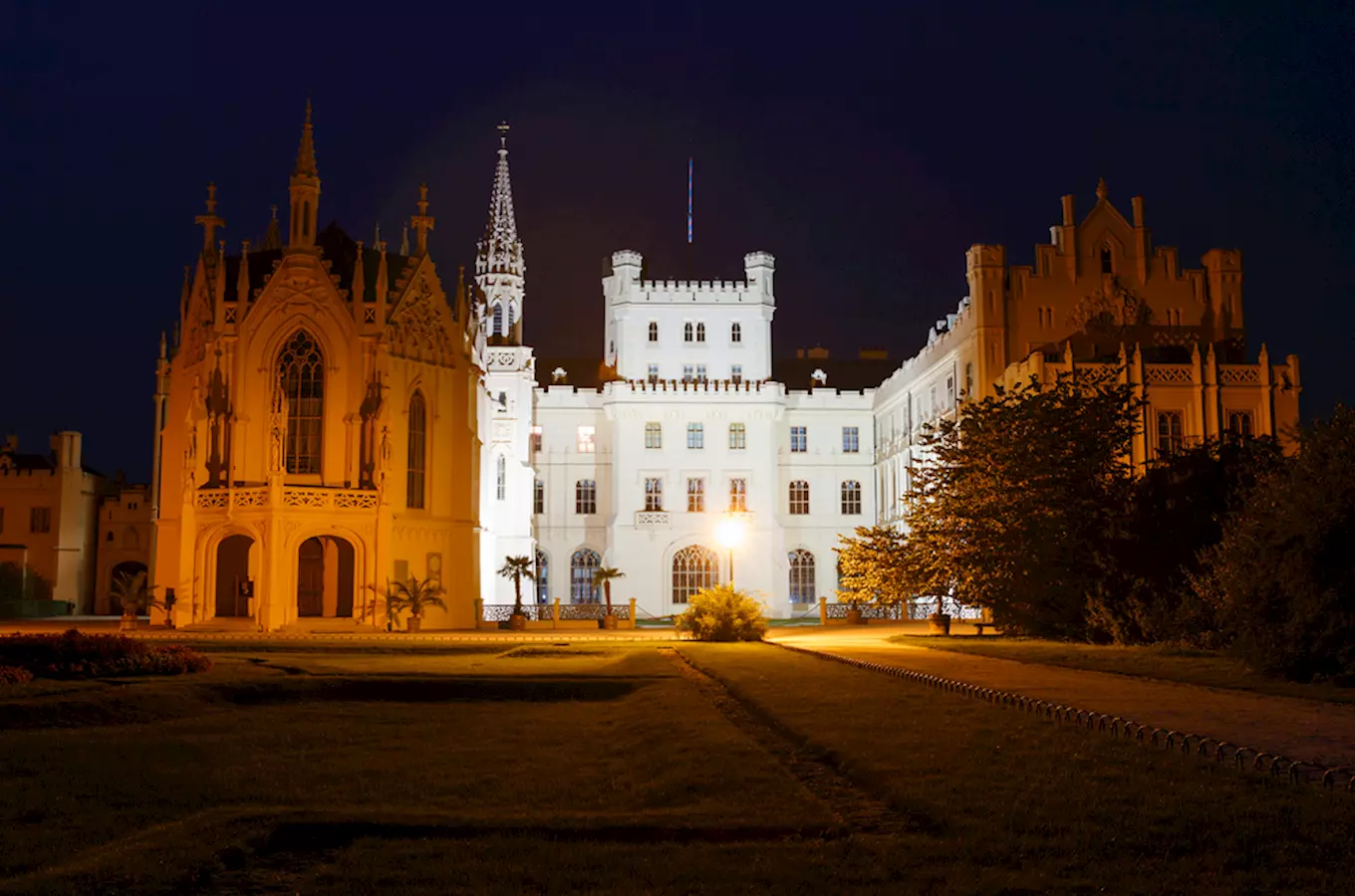 Noční prohlídky na zámku Lednice