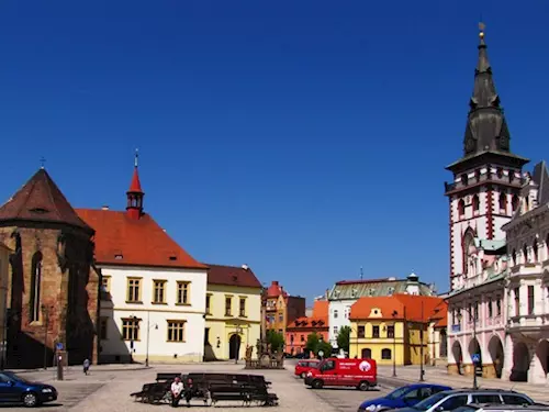 Chomutovská mestská vež nabízí výhled na historické centrum mesta