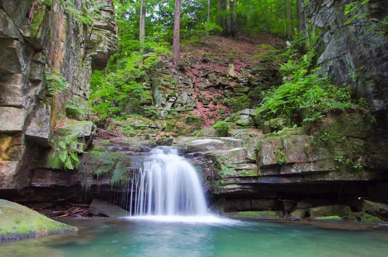 30 tipů, kde se potěšit krásou jarních vodopádů