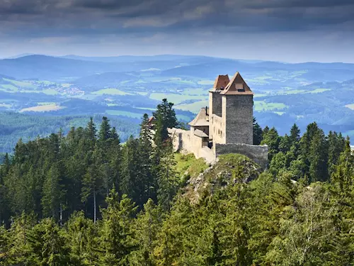 Šumavský hrad Kašperk zve na víkend plný buchet