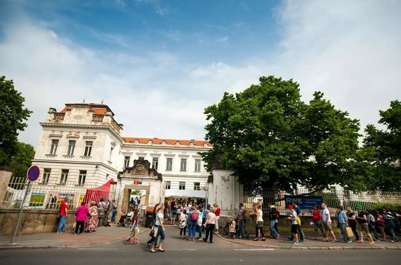 Mezi ploty 2024 – hudební a divadelní festival v Bohnicích