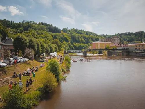 Jiráskovo nábřeží v Železném brodě - místo konání