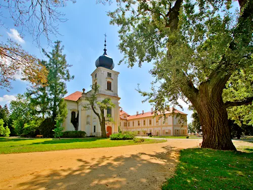 Zámek Loucen oživí cinkot zbraní i kouzlo dvorních dam