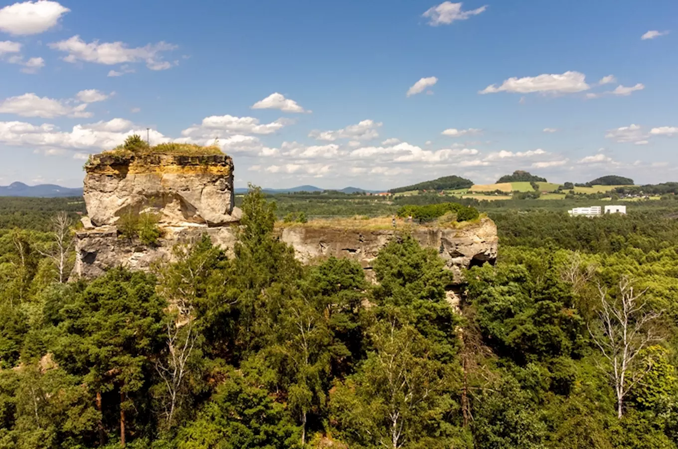 Skalní hrad Jestřebí