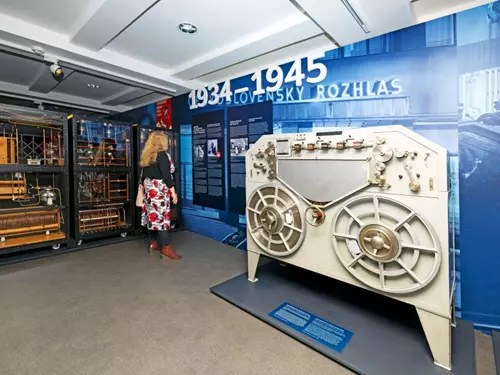 Výstava 100 let je jen začátek – Český rozhlas 1923–2023
