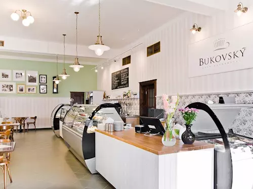 Cukrářství a kavárna Bukovský