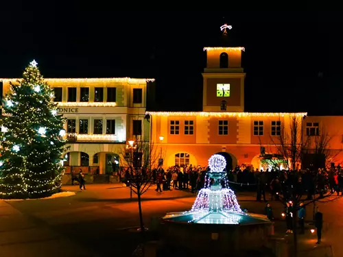 Rozsvícení vánočního stromu ve Voticích
